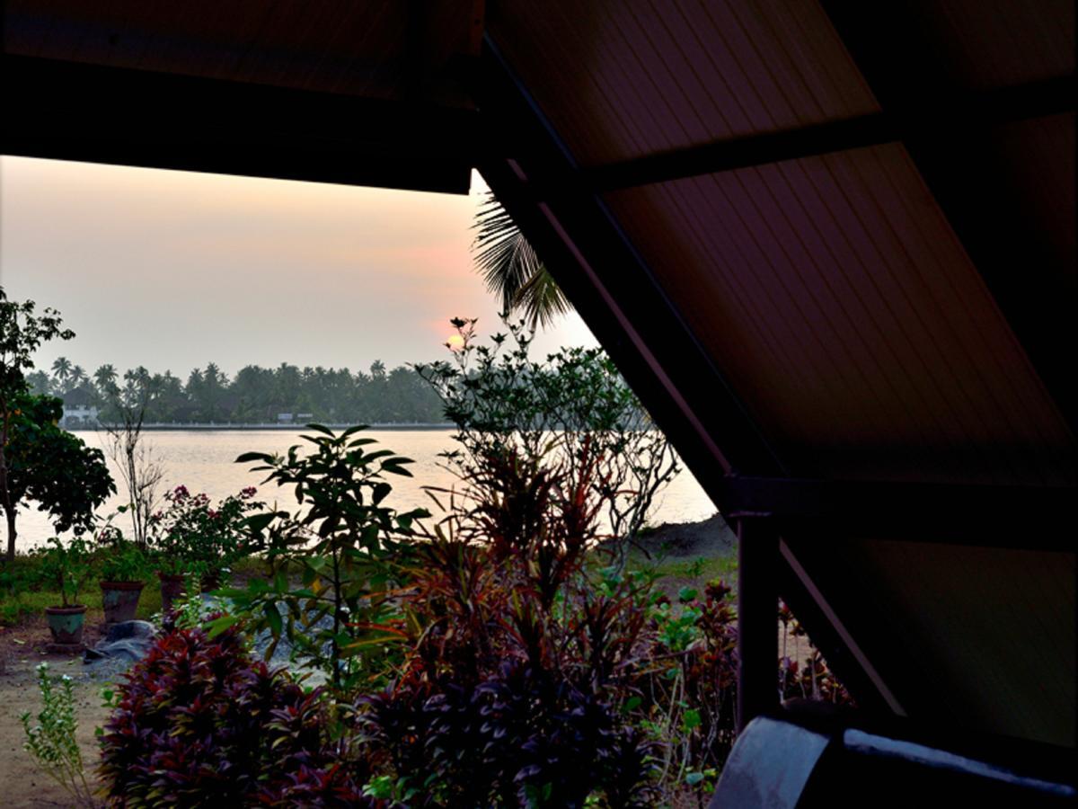 Kadaloram Beach Resort Kochi Luaran gambar